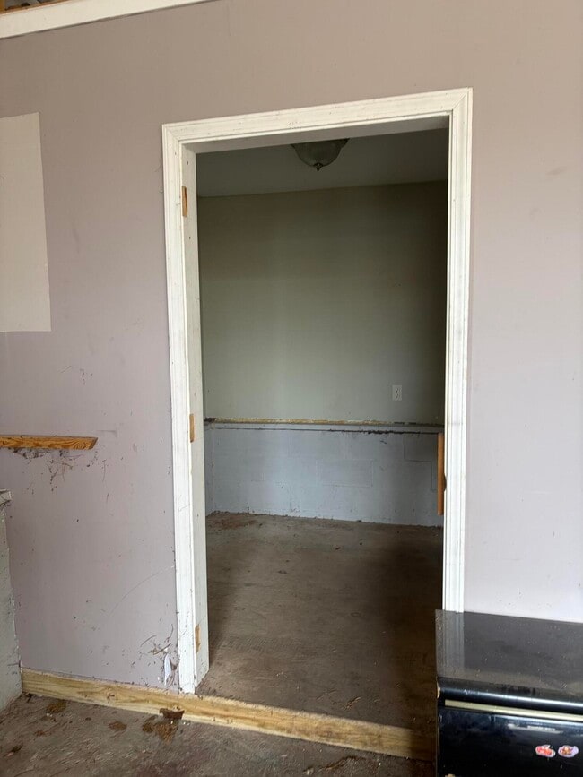 Building Photo - 2866 Golfside Rd