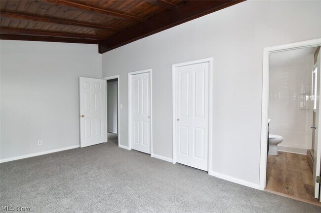 Building Photo - 381 Hickory Hill Rd