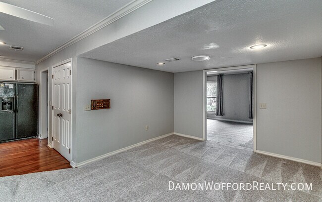 Building Photo - 1435 Roxbury Ct