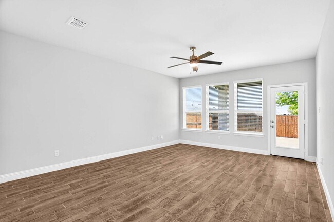 Building Photo - 916 Lido Ln