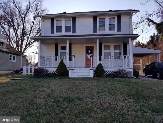 Primary Photo - 17 Riverview Ave