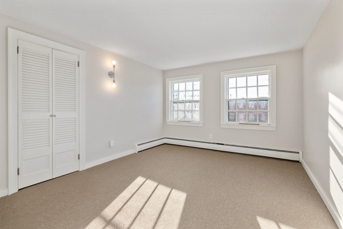 Building Photo - 205 Market, 5