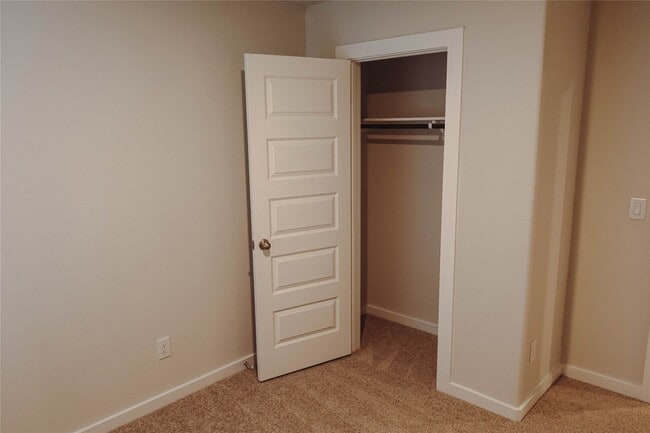 Building Photo - 8606 Blueberry Ash St