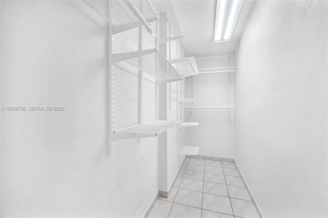 Building Photo - 5313 Collins Ave