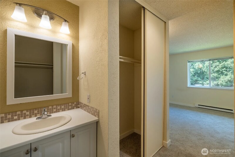 Building Photo - 12617 NE 130th Way