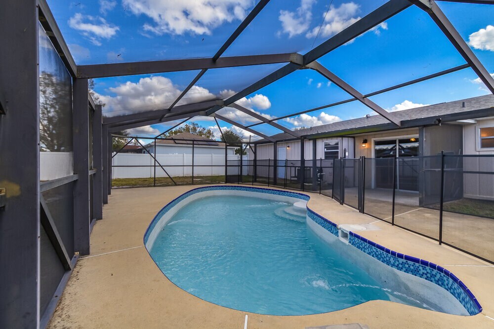 Building Photo - 648 Caribou Ct