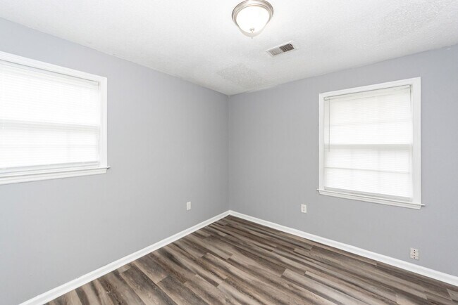 Building Photo - 4446 Farmwood St