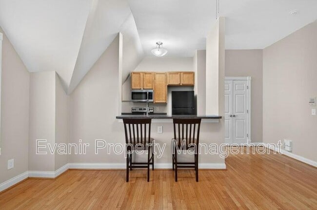 Building Photo - 2151 Fulton Ave