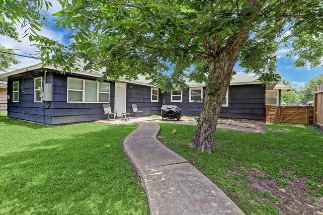 Building Photo - 5146 Stuyvesant Ln