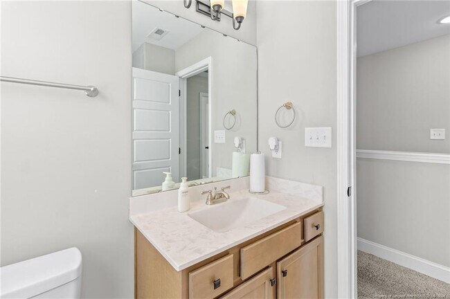 Building Photo - 101 E 6th Ave