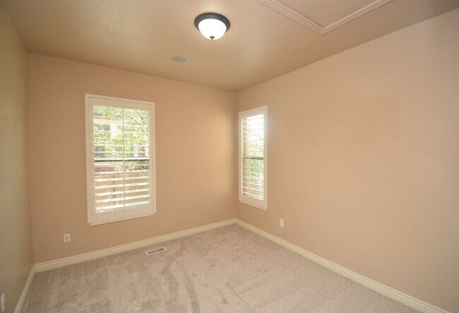 Building Photo - Stunning 6 bedroom 3 bathroom home in Daybreak South Jordan!!!