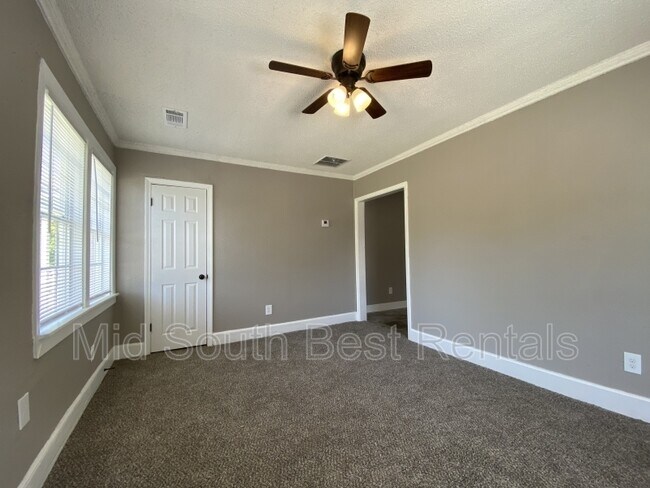 Building Photo - 1326 Chadwick Cir