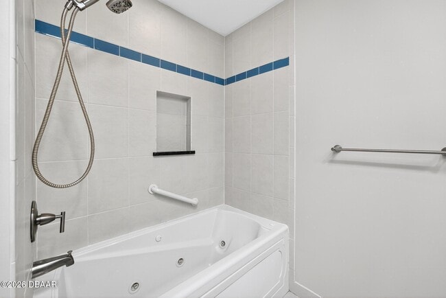 Building Photo - 16 Forest View Way