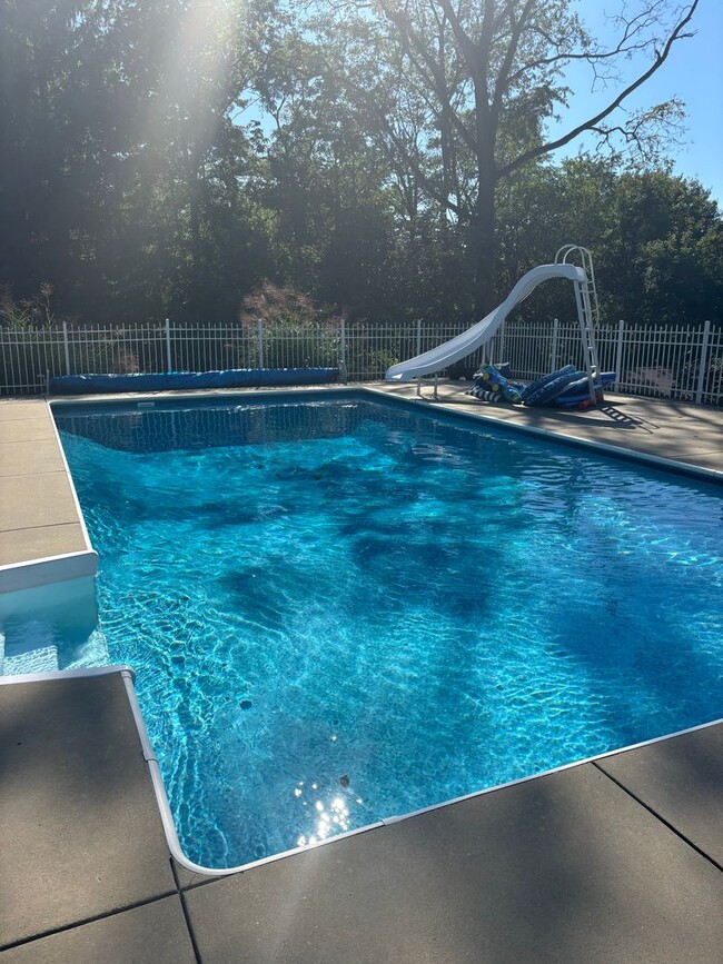 Building Photo - Relaxing summer retreat with pool and hot tub