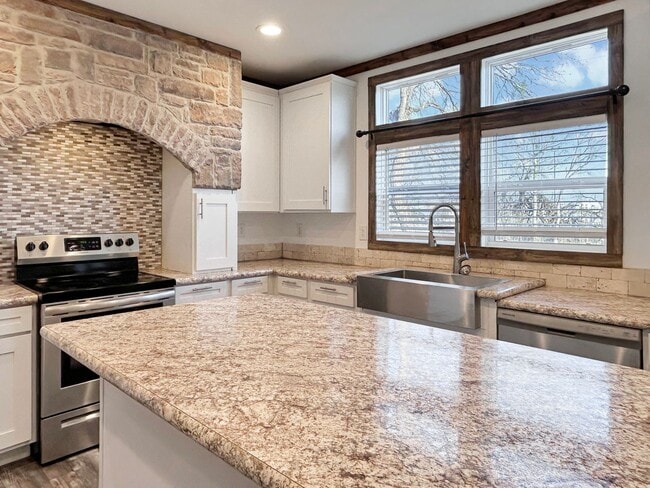 Building Photo - Spacious New Braunfels Retreat on 1 Acre – Walk to Lake Dunlap & the Guadalupe River