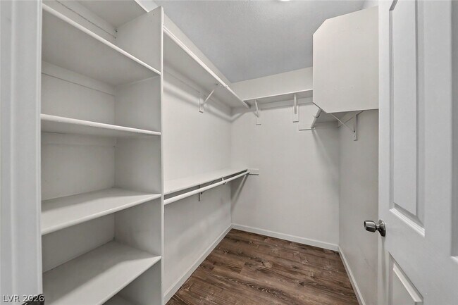 Building Photo - 700 Capri Dr