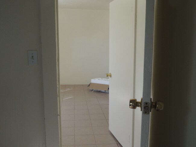 Building Photo - 532 21st St