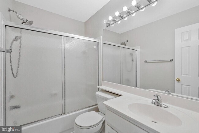 Building Photo - 2504 Woodrow Wilson Dr
