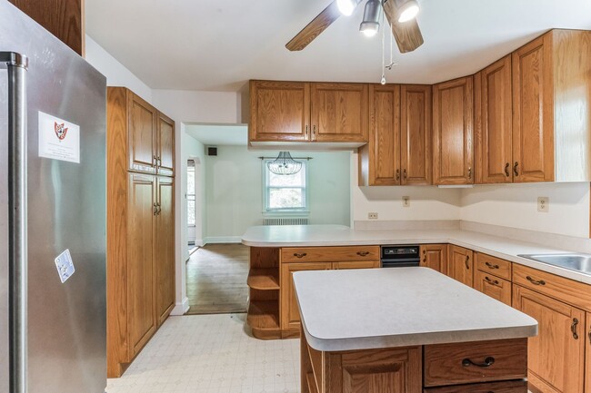 Building Photo - 4-bedroom, 2.5-bath home located in Upper Marlboro