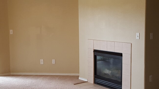 Building Photo - Ground level 3 bedroom, 2 bath, condo in Springs Ranch GATED community