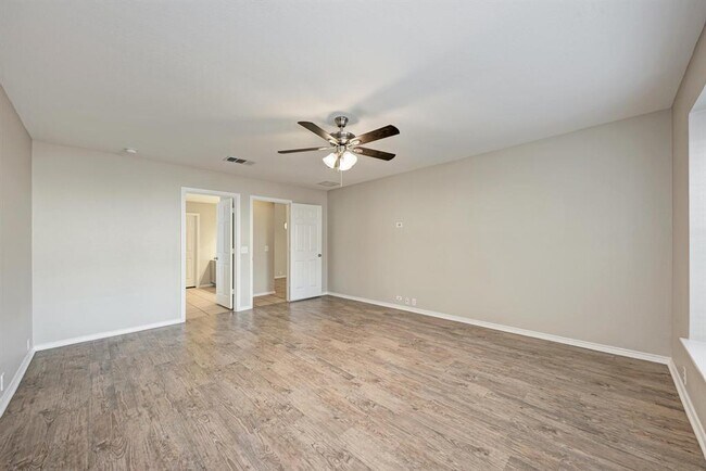 Building Photo - 2308 John Tee Dr