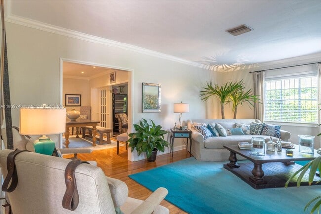 Building Photo - 1921 SW 18th Ave