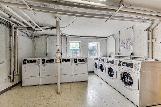 Building Photo - 1303 N Ode St