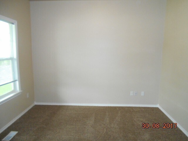 Building Photo - NE Meridian 4 Bedroom Home for Rent w 3 car garage