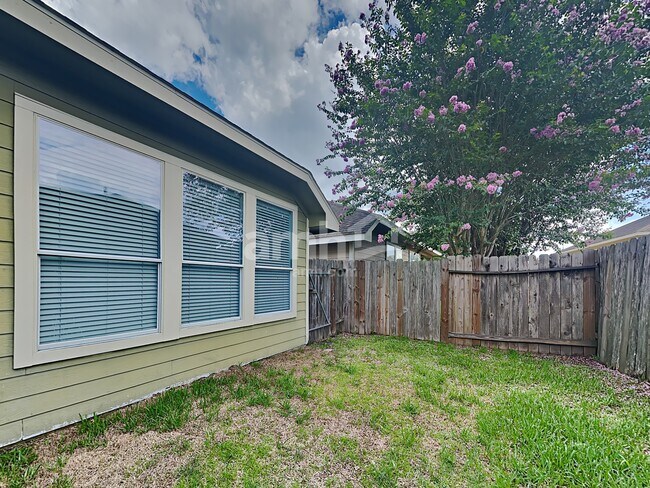 Building Photo - 2914 Crescent Oaks Park Ln