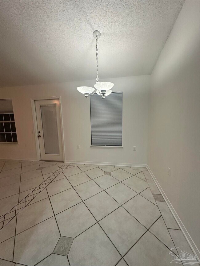 Building Photo - 808 Wickwood Cir