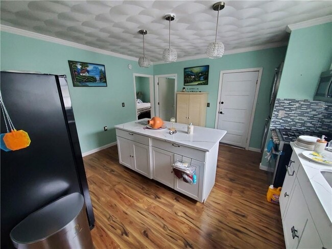 Building Photo - 75 Naples Ave