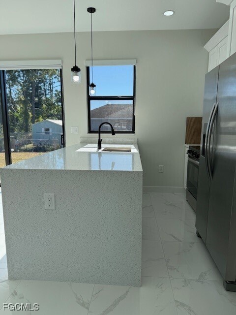 Building Photo - 640 Central St E