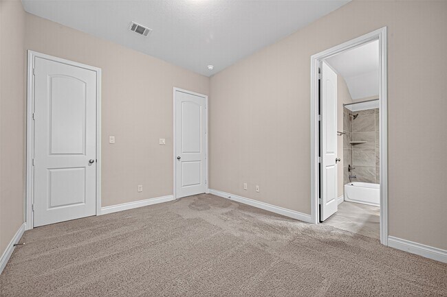 Building Photo - 28015 Castle Park Ln