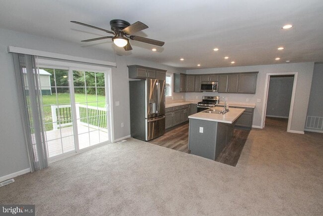 Building Photo - 8 Conover Ln