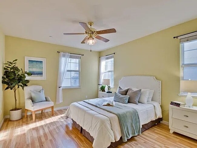 Building Photo - SAN JOSE-beautiful  townhome with tandem t...