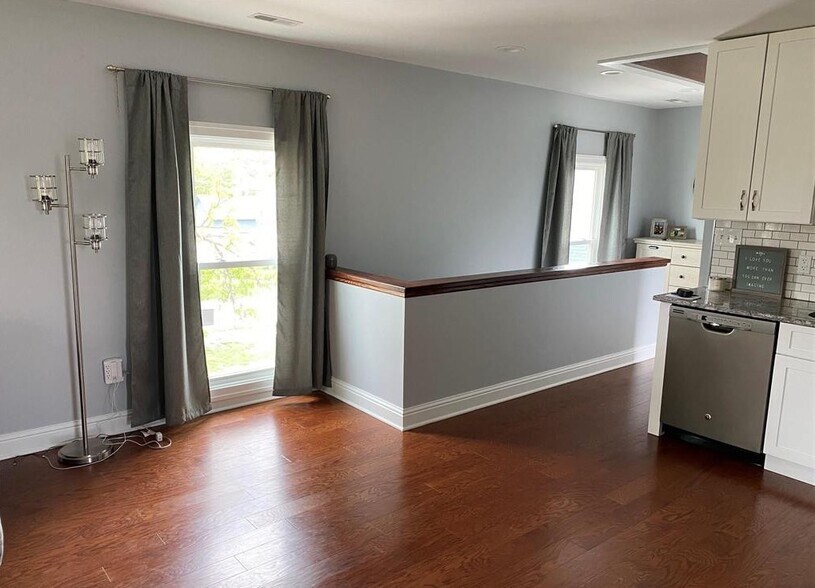 Building Photo - 412 Starkweather St