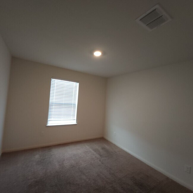 Building Photo - Move-In Special! SAVANNAH PLACE 4 bedroom In Converse, TX