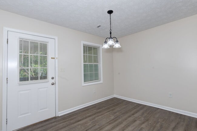 Building Photo - Carolyne Ridge Apartments