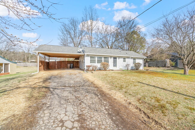 Building Photo - 331 Sarvis Dr