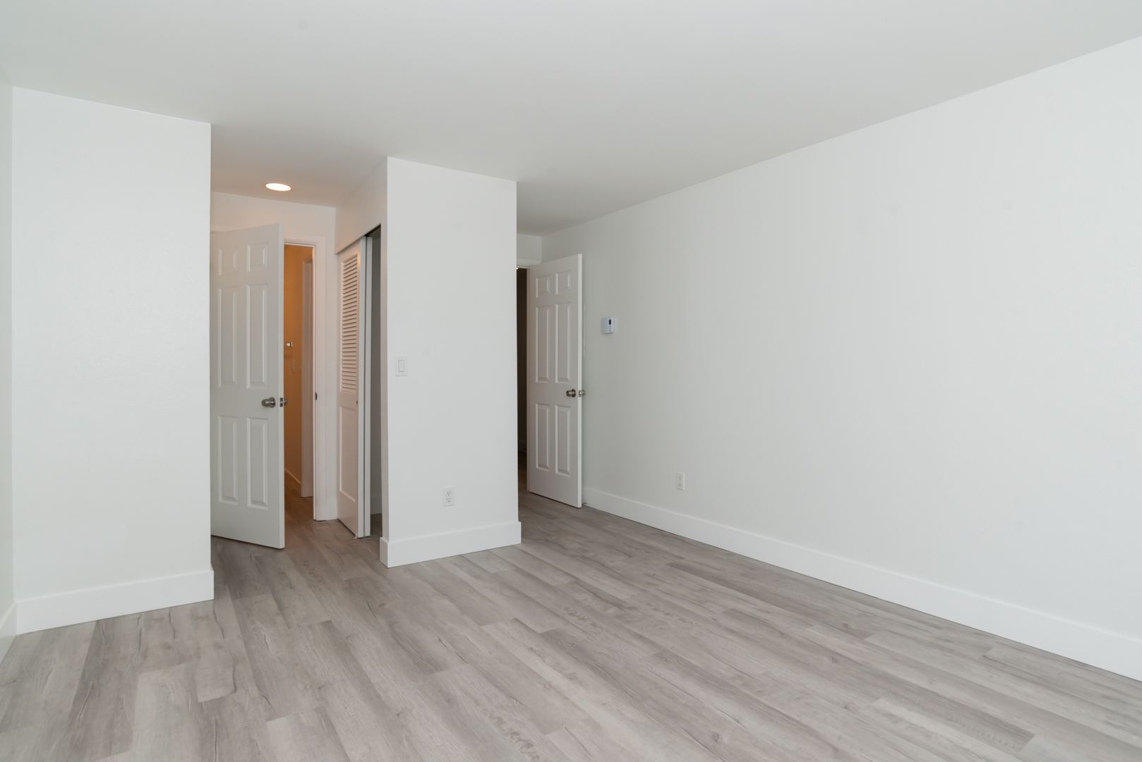 Master Bedroom - 9350 Redmond Woodinville Rd NE