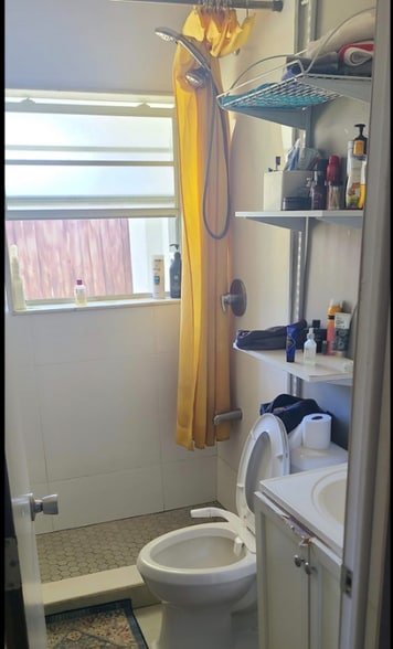 Building Photo - 4440 NW 15th Ave