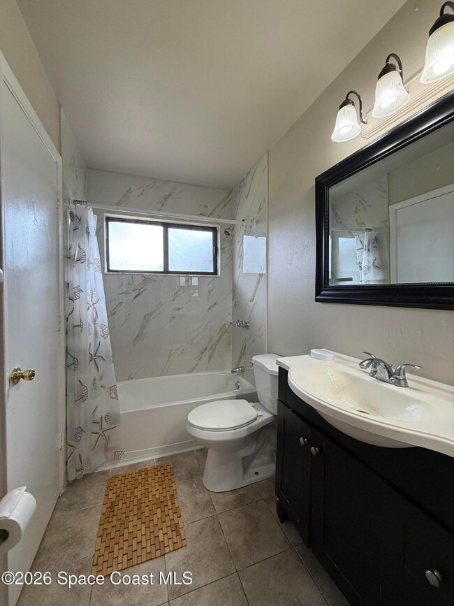 Building Photo - 1490 Van Buren Ave SE