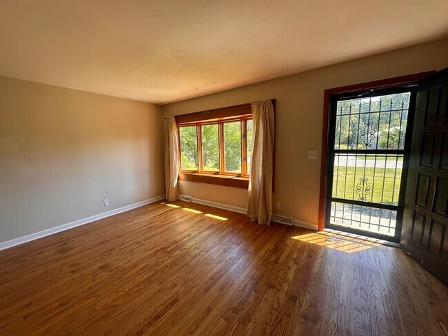 Building Photo - 4806 Imperial Terrace