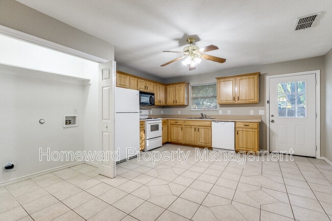 Building Photo - 204 Gerrish St