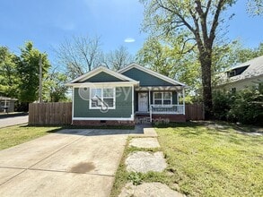 Building Photo - 2214 E 14th St