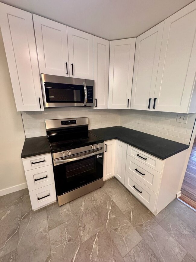 Building Photo - 417 S Owens St