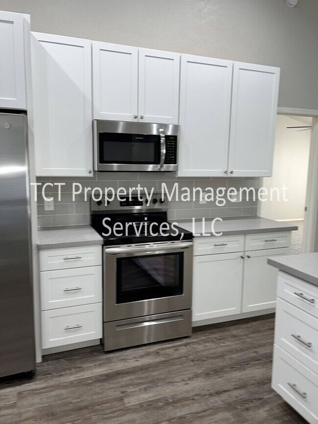 Building Photo - Beautifully Remodeled 3 Bedroom Home in Gi...