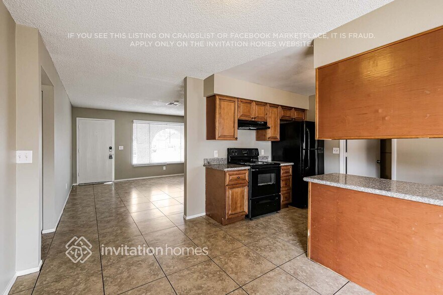 Building Photo - 4649 W Hubbell St