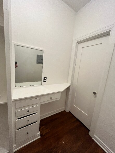 Building Photo - 2025 Cheremoya Ave