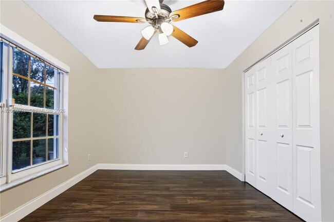 Building Photo - 4927 Lombard Pass Dr